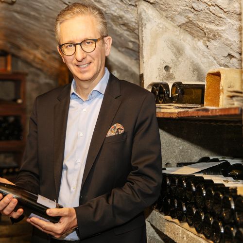 Christian Ottenbacher in the wine cellar | Hotel Adler Asperg near Ludwigsburg